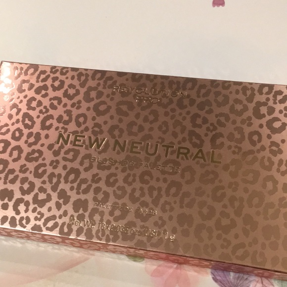 Revolution Pro New Neutral Blushed eye Palette - Picture 7 of 7